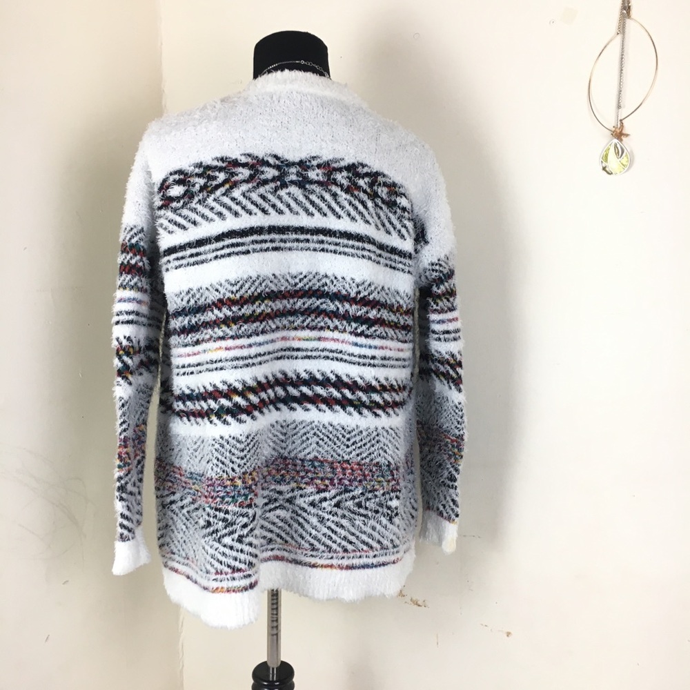 Cardigan Open Front Aztec Print Size Small - image 5